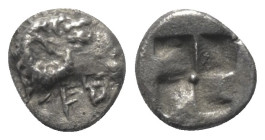 Troas. Kebren.

 Diobol (Silber). 5. Jhdt. v. Chr.
Vs: Widderkopf rechts, darunter Ethnikon.
Rs: Swastikaförmiges Incusum.

10 mm. 1,07 g. 

S...