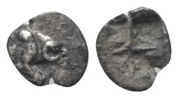 Troas. Kebren.

 Hemiobol (Silber). 5. Jhdt. v. Chr.
Vs: Widdervorderteil rechts.
Rs: Swastikaförmiges Incusum.

8 mm. 0,41 g. 

Vgl. SNG Cope...