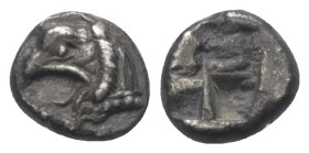 Ionien. Phokaia.

 Diobol (Silber). Ca. 521 - 478 v. Chr.
Vs: Greifenkopf links.
Rs: Quadratum incusum.

10 mm. 1,45 g. 

SNG Kayhan 514; SNG ...