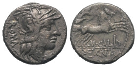 M. Calidius mit Q. Metellus und Cn. Fulvius.

 Denar (Silber). 117 - 116 v. Chr. Rom.
Vs: ROMA. Kopf der Roma mit geflügeltem Helm rechts, davor We...