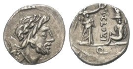 T. Cloelius.

 Quinar (Silber). 98 v. Chr. Rom.
Vs: Kopf des Jupiter mit Lorbeerkranz rechts, dahinter Kontrollmarke.
Rs: T CLOVLI. Victoria nach ...