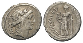 Mn. Acilius Glabrio.

 Denar (Silber). 49 v. Chr. Rom.
Vs: SALVTIS. Kopf der Salus mit Lorbeerkranz rechts.
Rs: MN ACILIVS III VIR VALETV. Valetud...