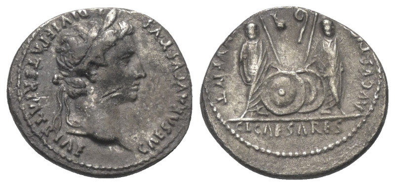 Augustus (31 v. - 14 n. Chr.).

 Denar (Silber). 81 n. Chr. Rom.
Vs: CAESAR A...