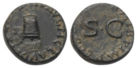 Claudius (41 - 54 n. Chr.).

 Quadrans (Kupfer). 41 n. Chr. Rom.
Vs: TI CLAVDIVS CAESAR AVG. Modius mit drei Beinen.
Rs: PON M TR P IMP COS DES IT...