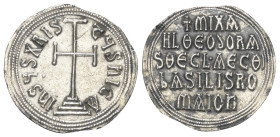 Michael III. mit Theodora und Thecla (842 - 867 n. Chr.).

 Miliaresion (Silber). Ca. 842 - 856 n. Chr. Constantinopolis.
Vs: Krückenkreuz auf drei...