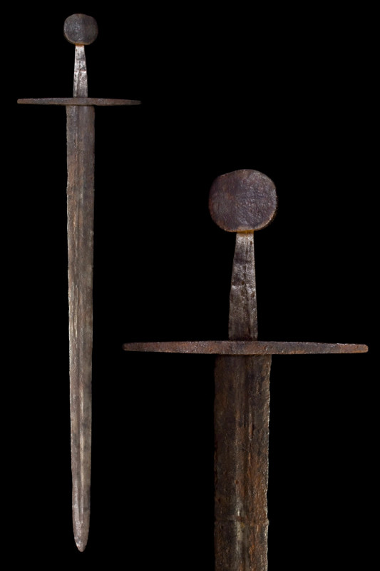 LATE VIKING / NORMAN SWORD WITH CIRCULAR POMMEL

 Ca. 1025-1380 AD
 A stunnin...