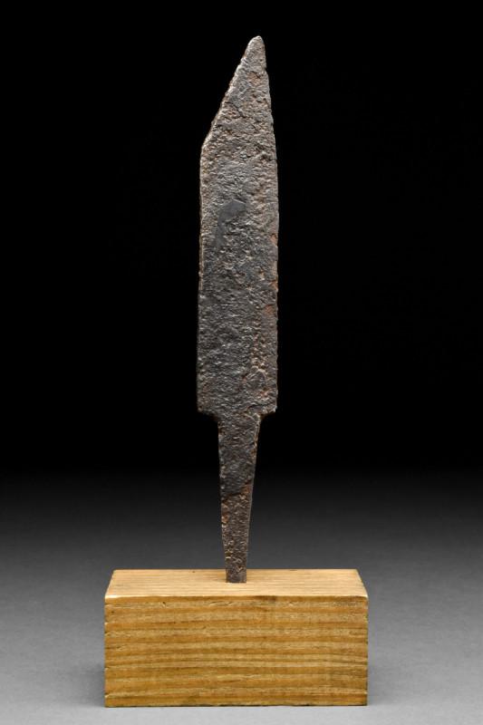 VIKING IRON SEAX BLADE

 Ca. 900-1000 AD
 An iron seax blade with a straight ...
