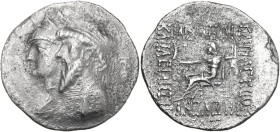 Kings of Elymais. Kamnaskires III, with Anzaze (c. 82-72 BC). AR Tetradrachm, Seleukeia on the Hedyphon mint. Obv. Conjoined busts left of Kamnaskires...