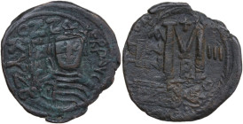 Heraclius (610-641). AE Follis, Nicomedia mint, darted RY 3 (612-613). Obv. Helmeted, draped and cuirassed bust facing, holding cross. Rev. Large M (m...
