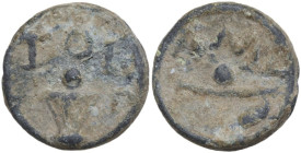 The Roman Empire. PB Tessera, 1st century BC-1st century AD. D/ Hoe; above, AML. R/ DOL / V (?). PB. 3.40 g. 15.00 mm.