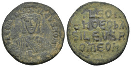 Leo VI (886-912 AD). AE Follis (7 Gr. 30mm.), Constantinopolis. 
Crowned bust of Leo facing, wearing chlamys, holding akakia in left hand. 
Rev. + LEO...