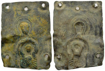 An aplique relief with Mary holding Christ. 61mm, 4.7 gr.
