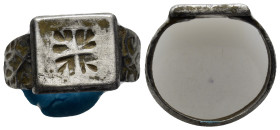 A silver ring with floral patterns. 18mm, 6.1 gr.