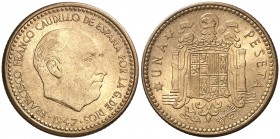 1947*1949. Estado Español. 1 peseta. (Cal. 77). 3,43 g. Escasa así. S/C-.