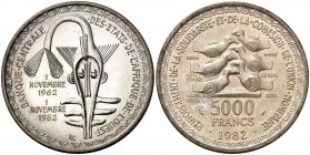 1982. Estados de África Occidental. 5000 francos. (Kr. 11). 24,90 g. AG. S/C.