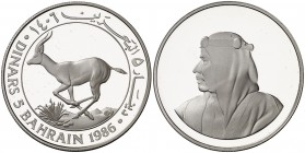 1986. Bahrain. 5 dinars. (Kr. 13). 19,35 g. AG. Escasa. Proof.
