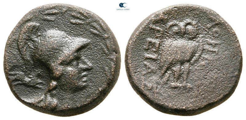 Mysia. Pergamon circa 133-27 BC. 
Bronze Æ

16 mm, 5,56 g



very fine