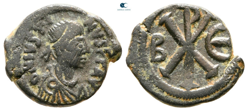 Justin I AD 518-527. Constantinople
Pentanummium Æ

16 mm, 2,33 g



very...