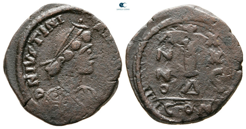 Justinian I AD 527-565. Constantinople
Decanummium Æ

19 mm, 3,61 g



ne...