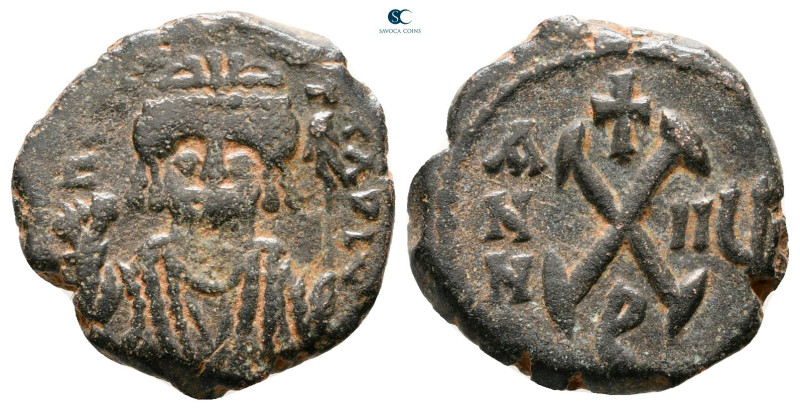 Maurice Tiberius AD 582-602. Antioch
Decanummium Æ

17 mm, 2,95 g



very...