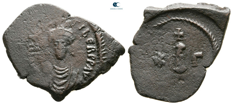 Maurice Tiberius AD 582-602. Constantinople
Decanummium Æ

24 mm, 2,61 g

...