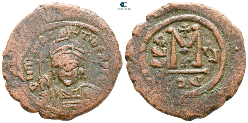 Maurice Tiberius AD 582-602. Constantinople
Follis Æ

30 mm, 11,70 g



n...