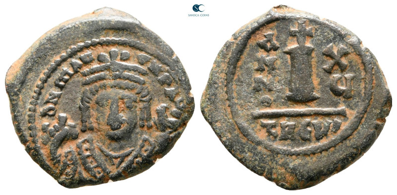 Maurice Tiberius AD 582-602. Theoupolis (Antioch)
Decanummium Æ

18 mm, 3,05 ...
