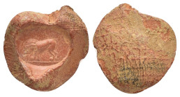 ANCIENT ROMAN TERRACOTTA SEAL / BULLA.(1st-2nd Century).

Condition : Good very fine.

Weight : 1.58 gr
Diameter : 18 mm