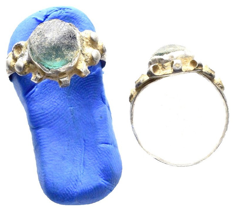 ANCIENT ROMAN SILVER RING.(3rd–4th centuries).Ae.

Condition : Good very fine....
