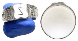 ANCIENT ROMAN SILVER RING.(3rd–4th centuries).Ae.

Condition : Good very fine.

Weight : 3.7 gr
Diameter : 22 mm
