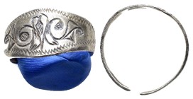 ANCIENT ROMAN SILVER RING.(3rd–4th centuries).Ae.

Condition : Good very fine.

Weight : 5.05 gr
Diameter : 24 mm