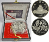 China - Volksrepublik: 100 Yuan 1989, 12 OZ Silber Panda, in Kapsel, noch original eingeschweisst, im Holzlacketui mit chinesischen Zertifikat. Auflag...