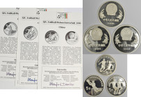 China - Volksrepublik: Fußball WM 1990 in Italien: Lot 3 x 5 Yuan Gedenkmünzen 1989/1990. Dabei KM# 245, 246 und 247. Auflage nur je 30.000 Stück. All...