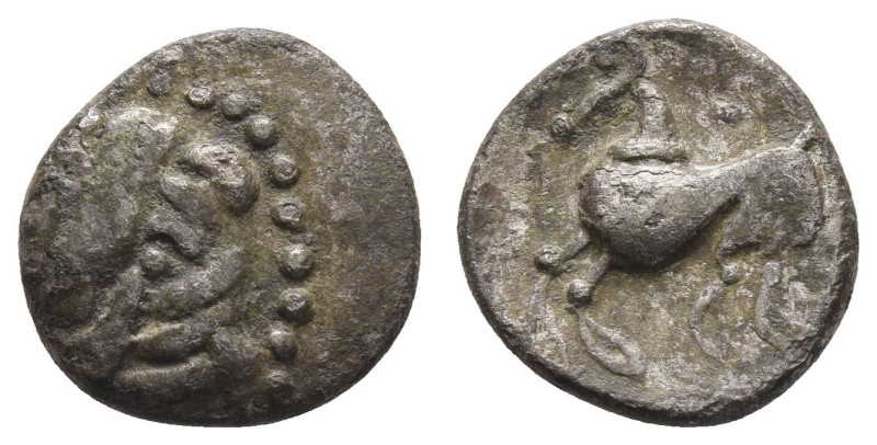 Antike Kelten
 Haeduer, Quinar (1,80 g), 100-50 v. Chr. Av.: Behelmter Kopf nac...