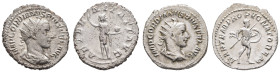 Antike Römer
Münzen Römische Kaiserzeit Lot von zwei Denaren Gordians III: Denar (4,30 g), Av.: Büste mit Strahlenkrone nach rechts, in Umschrift: IM...