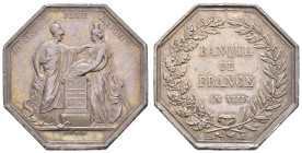 Medaillen Medaillen Ausland vor 1900
 Frankreich, Oktogonaler Silberjeton, von Dumarest, Av: nach rechts stehende Minerva mit Helm und Gorgonenschild...