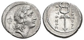 REPÚBLICA ROMANA. PLAETORIA. M. Plaetorius Cestianus. Denario. Roma (69 a.C.). A/ Cabeza de Bonus Eventus a der., detrás símbolo. R/ Caduceo alado; M ...