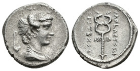 REPÚBLICA ROMANA. PLAETORIA. M. Plaetorius Cestianus. Denario. Roma (69 a.C.). A/ Busto de Proserpina a der., detrás símbolo. R/ Caduceo alado; M PLAE...