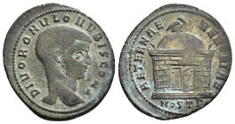 IMPERIO ROMANO. RÓMULO (bajo Majencio). Follis. Ostia (309-312). A/ Cabeza a der.; DIVO ROMVLO N VBIS CONS. R/ Capilla con cúpula con águila encima; A...