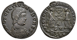 IMPERIO ROMANO. DECENCIO. Follis. Lugdunum (351-353). A/ Busto acorazado a der.; D N DECENTIVS NOB CAES. R/ Dos victorias sosteniendo láurea con VOT/V...