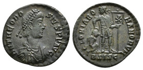 IMPERIO ROMANO. TEODOSIO I. Follis. Siscia (384-387). A/ Busto diademado, drapeado y acorazado a der.; D N THEODOSIVS P F AVG. R/ El emperador a der. ...