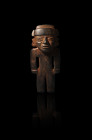 PREHISPÁNICO. Teotihuacan. Figura masculina estante (100-250 d.C.). Serpentina. Altura 31 cm. Adjunta factura por USD 20.000 con fecha 24/03/1997. Ex ...