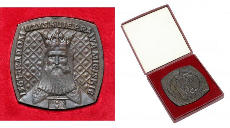 Medal, Radom 1155-1965 Brąz, wymiary 86 x 86 mm, waga 395,2 g
 

More photos ...
