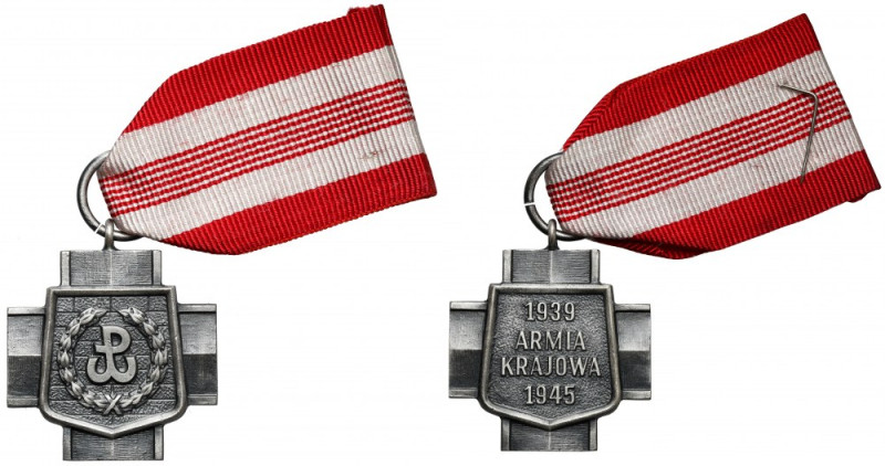 PRL, Krzyż Armii Krajowej Wymiary: 42 x 36,5 mm. 

More photos and full item d...