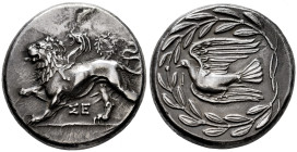 Peloponnese. Sikyon. Stater. 335-330 BC. Sikyon. (Bmc-56). (Hgc-5, 201). Anv.: Chimaera advancing to left, right paw raised; ΣE below, wreath and dolp...