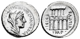 Didius. Titus Didius, Imperator y P.Fonteius Capito. Denarius. 55 BC. Rome. (Ffc-678). (Craw-429/2a). (Cal-541). Anv.: (P. FON)TEIVS CAPITO III VIR. C...