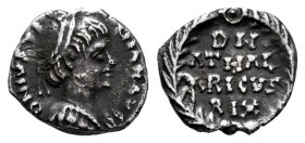 Ostrogoths. Athalaric. 1/4 Siliqua. 526-534 AD. Ravenna. In the name of Justinian I. (MEC-1,127). (MIB-54). Anv.: D N IVSTINIAN AVG, diademed, draped ...