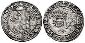 Catholic Kings (1474-1504). 1 real. Sevilla. (Cal-426). Anv.: : FERNANDVS : 7 : ELISABE. Rev.: : REX : 7 : REGINA : CASTELE : LEGI :. Ag. 3,32 g. Shie...