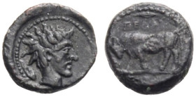 SIZILIEN. GELA. 
Onkia, Bronze, ca. 420-405 v. Chr. Bartloser Kopf eines Flußgottes n. r. mit wilden Haaren, dahinter Gerstenkorn. Rv. Stier n.l, dar...