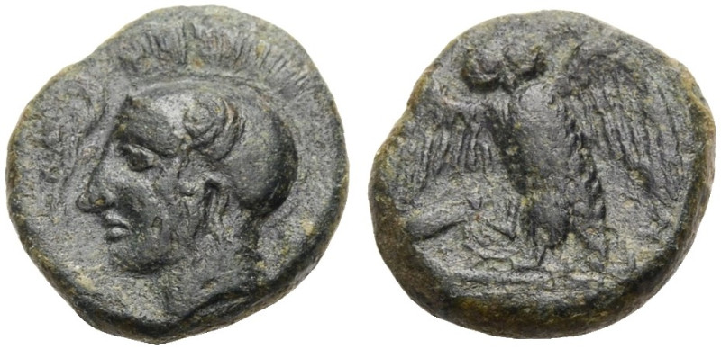 SIZILIEN. KAMARINA. 
Trias oder Tetras, Bronze, 410-405 v. Chr. Kopf der Athena...